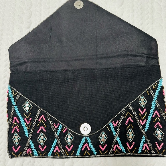 Beautiful beaded shoulder bag/clutch, made in India - Picture 3 of 7